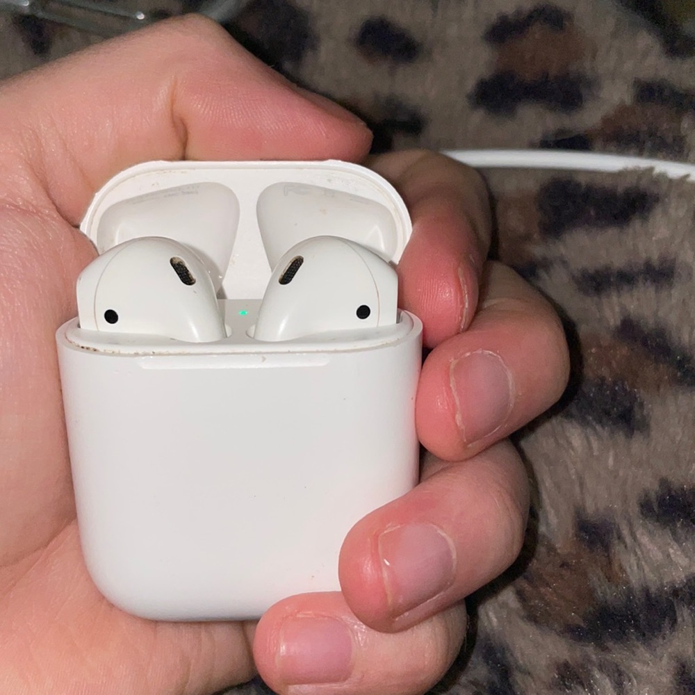 AirPods